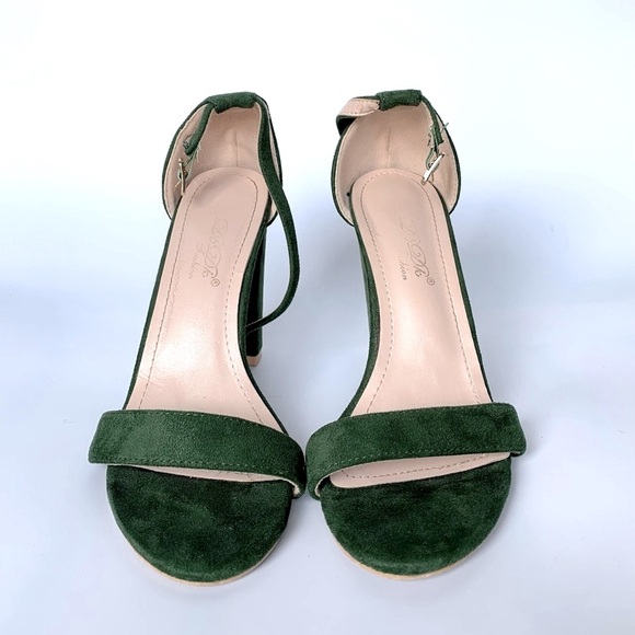 Faux Suede Ankle-Strap Heels Size 8 - Picture 2 of 6
